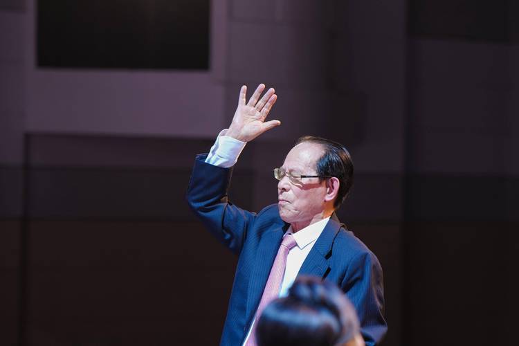 何占豪长影执棒再现经典《梁祝》91岁创作仍不停