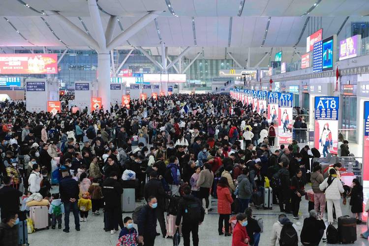 「春运进行时」春运过半——全国铁路累计发送旅客2.3亿人次