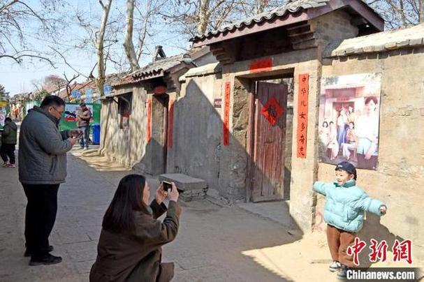 淮南市:游客打卡“六姊妹”,重温时代记忆