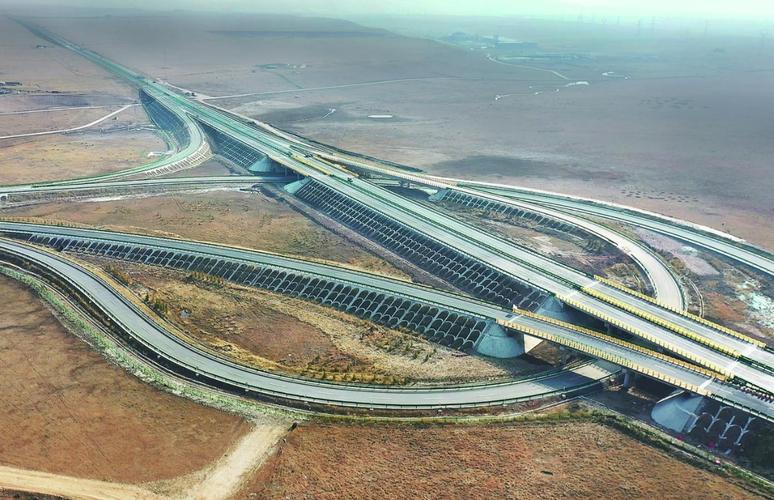 青海省公路总里程为新中国成立初期的189倍